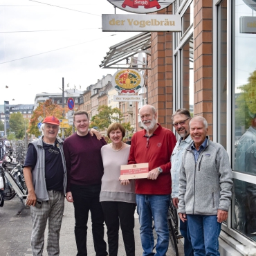 Urvogel Archaeopteryx oder herbes Pils?